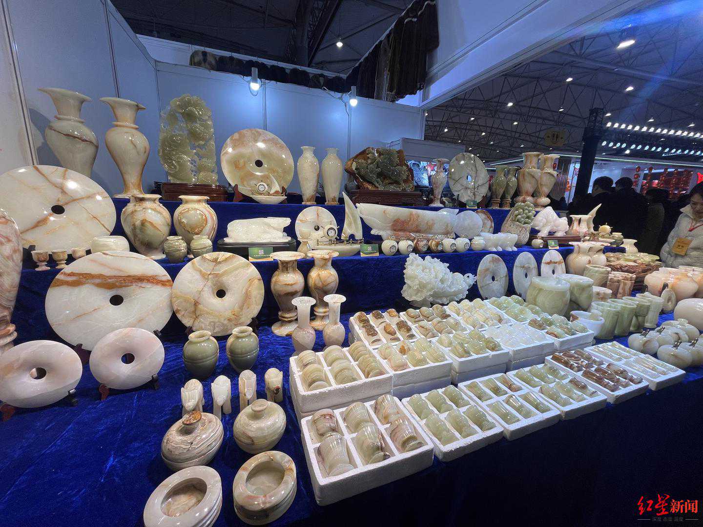 易经64卦中的第五十卦是鼎卦，也称为火风鼎